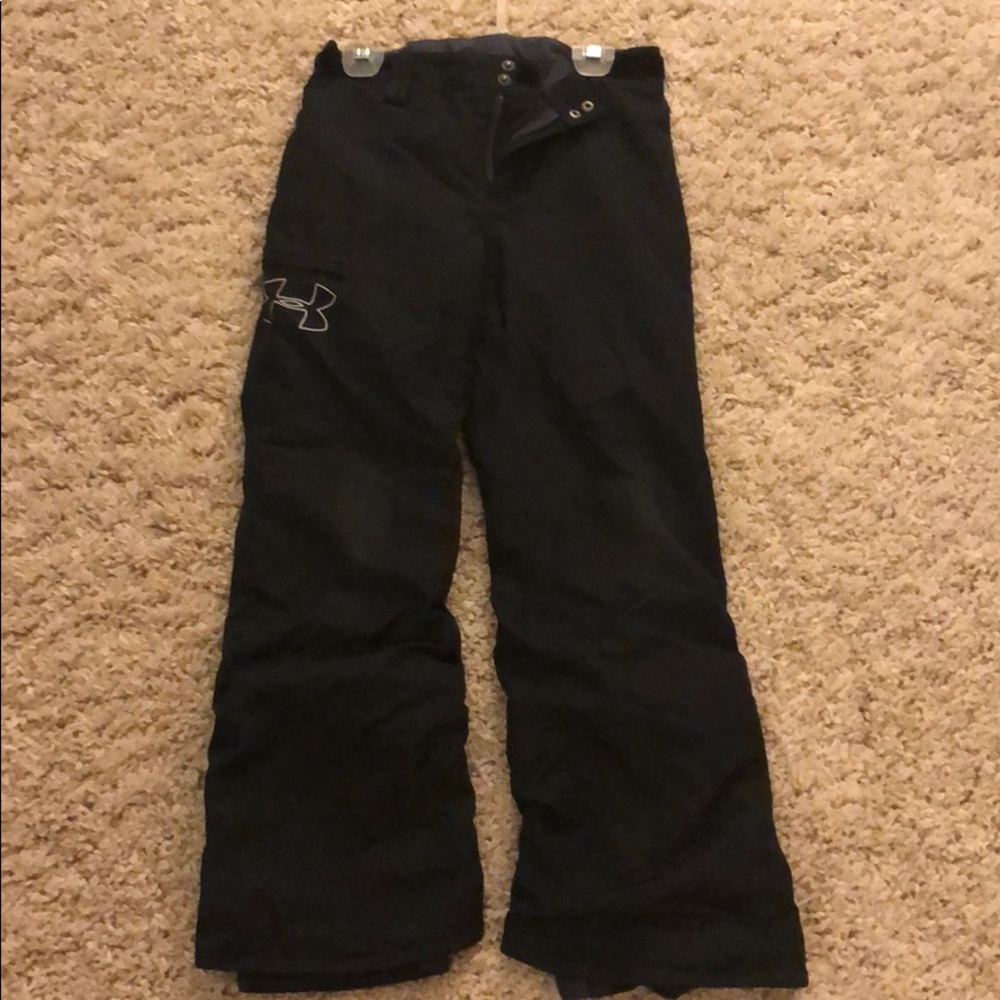 Under Armour snowboard kids pants. Inseam 24”